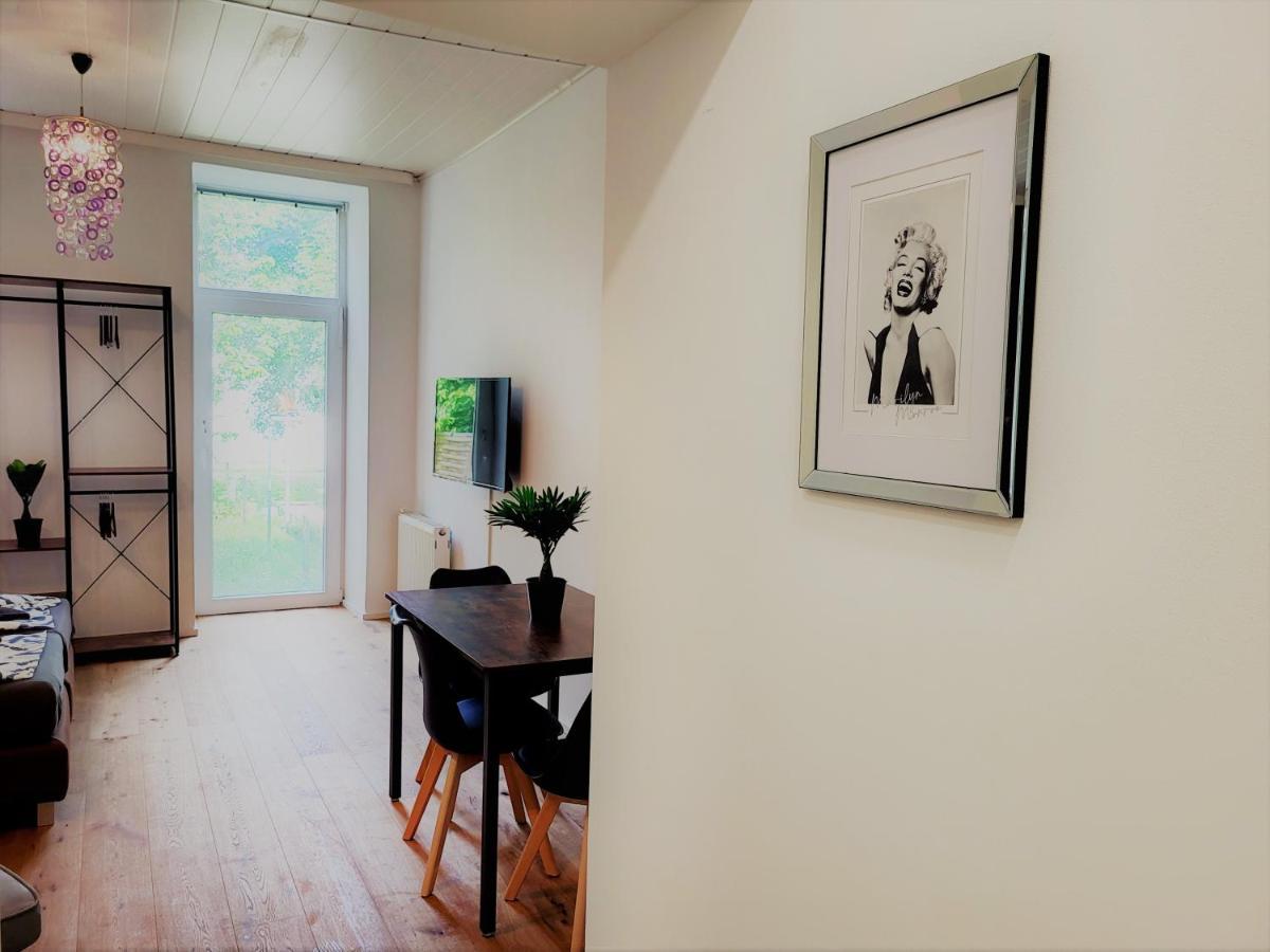 Donaufelder City Apartment Виена Екстериор снимка