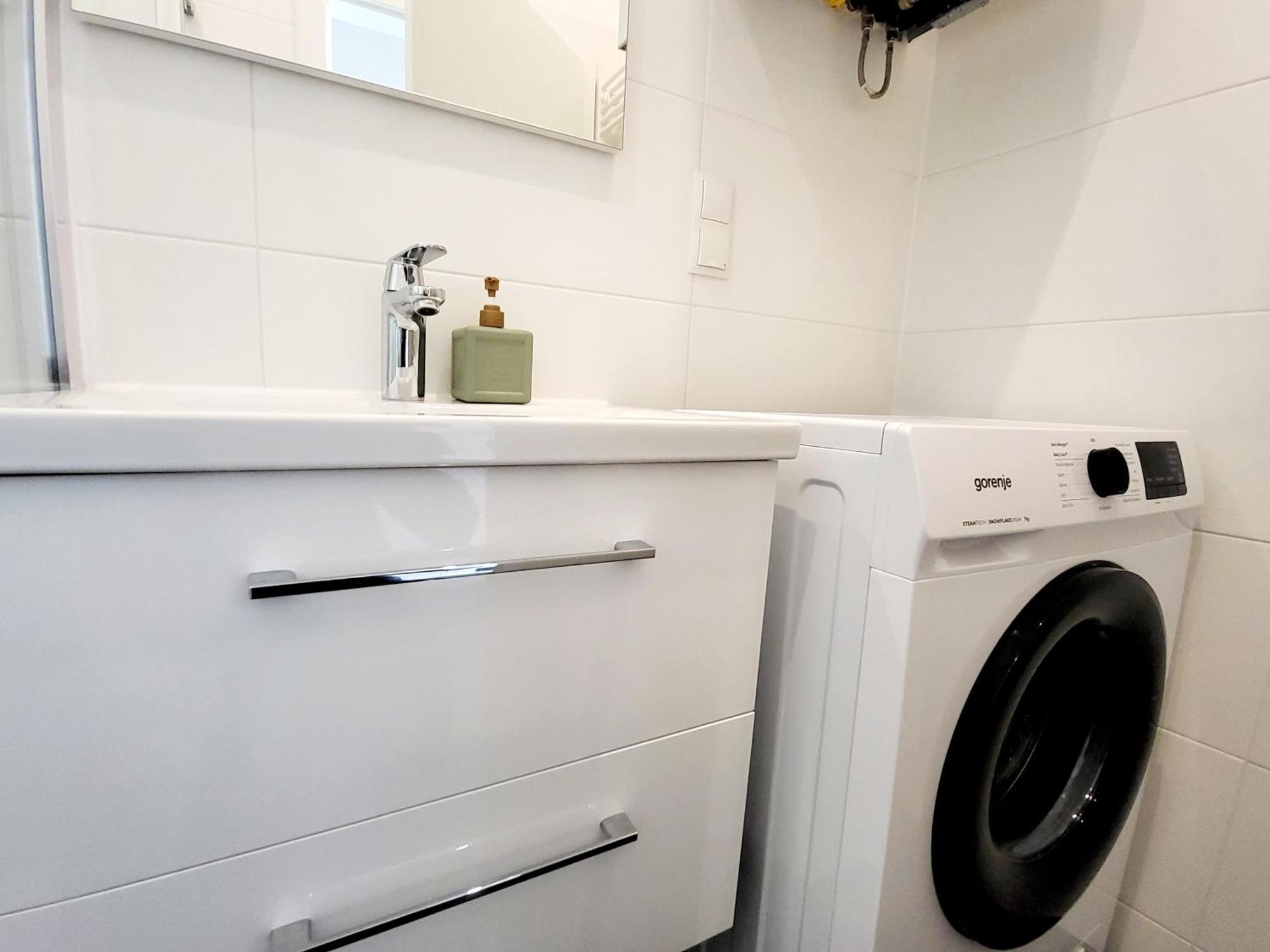 Donaufelder City Apartment Виена Екстериор снимка